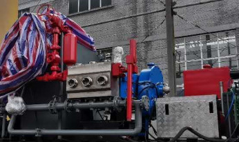 HTB250 ελαφριά αντλία οχημάτων πετρελαιοφόρων περιοχών με το ποσοστό ροής 1380m πίεση 10-35Mpa ³ /H @